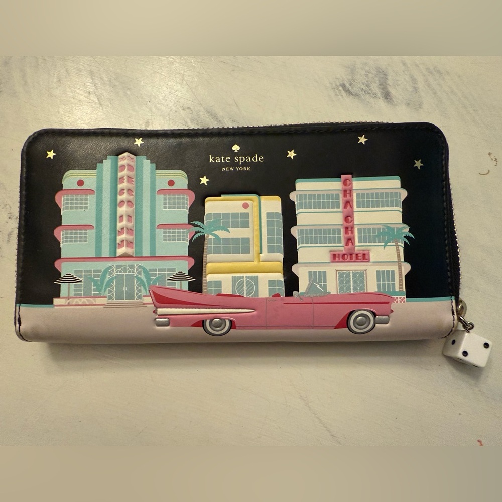 kate spade | Checking in Wallet (Printed Leather)
